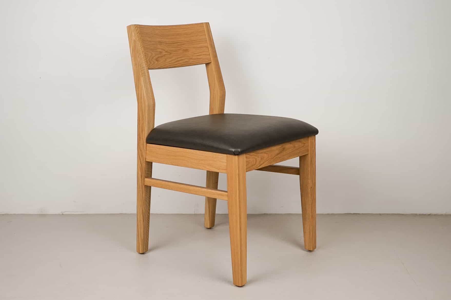 oak aubrey chairs in natural with pepper seats
