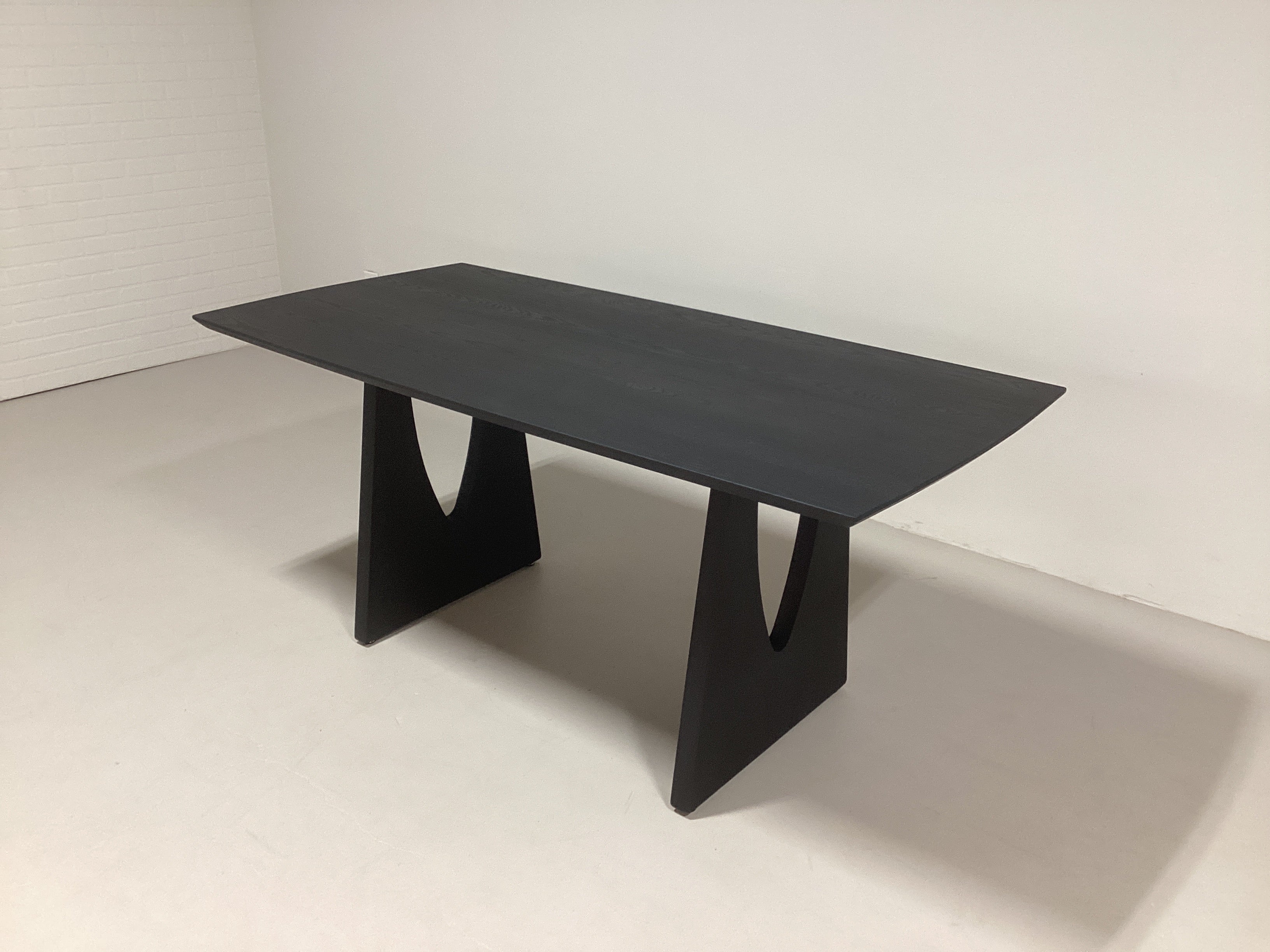 Custom Ash table for Steven