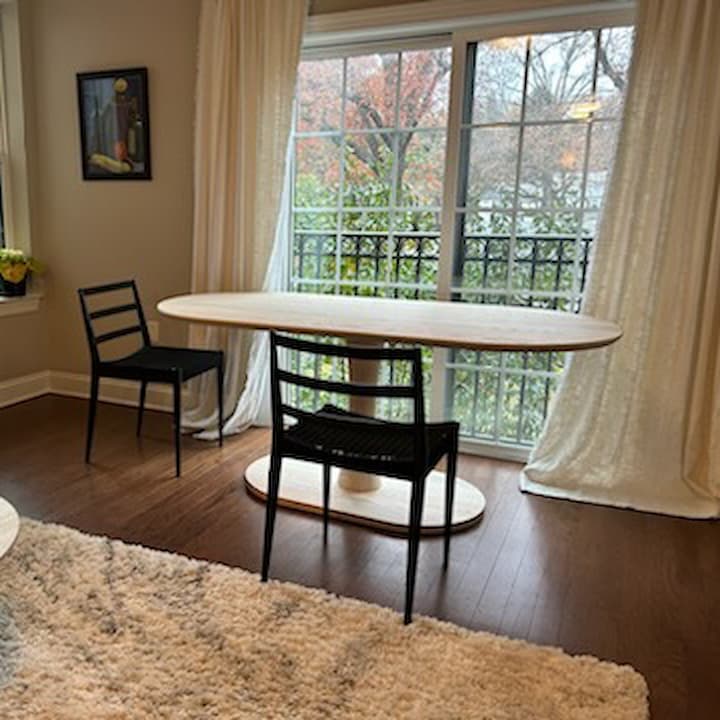 oval dining table