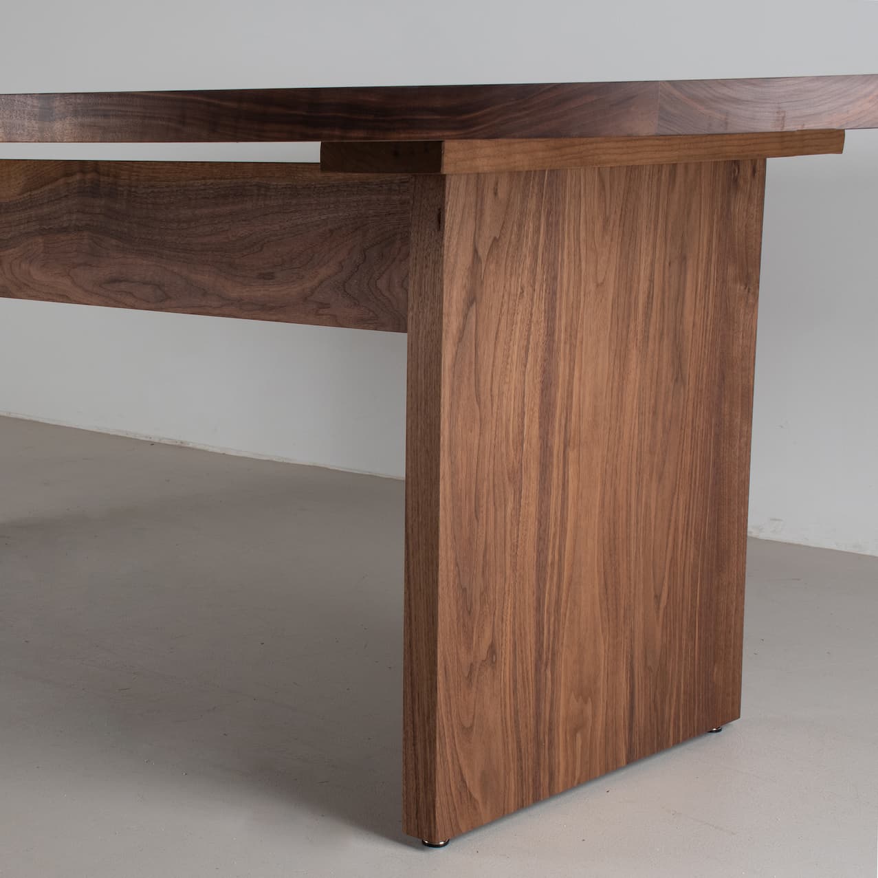 Voyager Oval Trestle Table