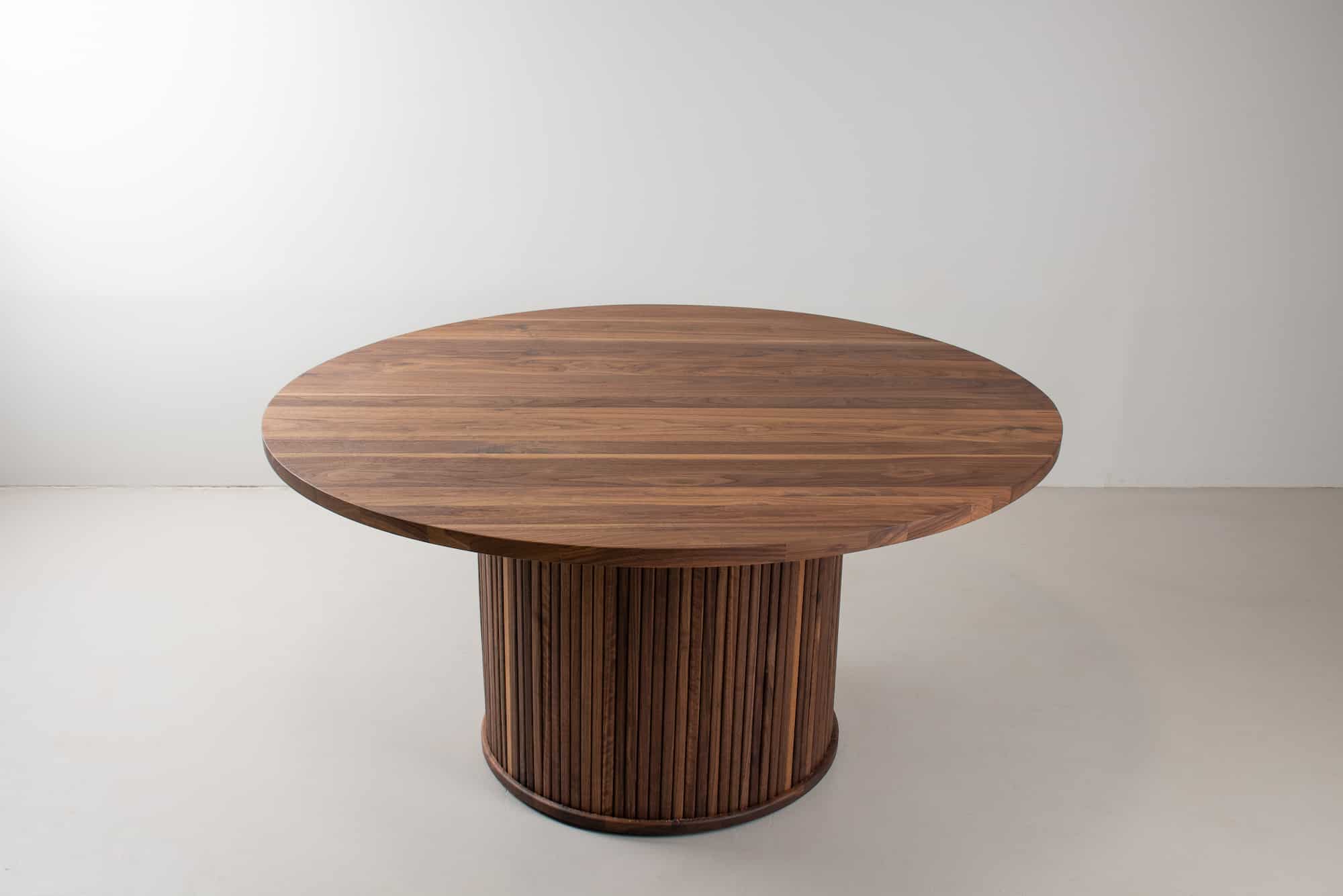 round pedestal table