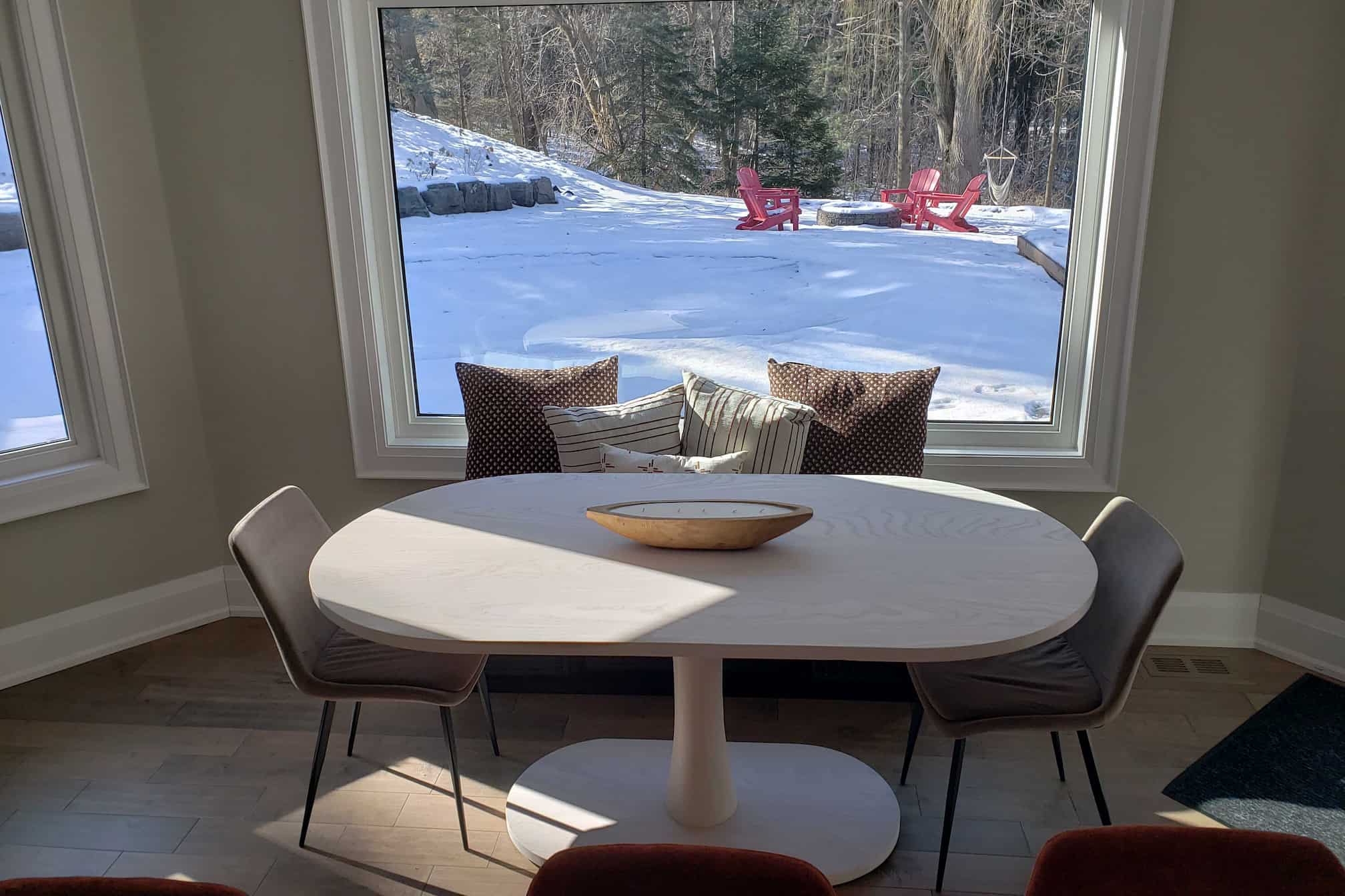 white oval table