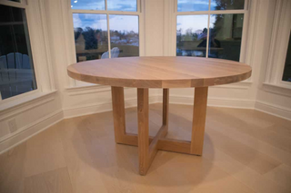 The Advantages of Having An Oak Dining Table