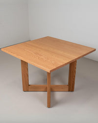 Pedestal Dining Tables | Wood Pedestal Tables | Loewen Design Studios
