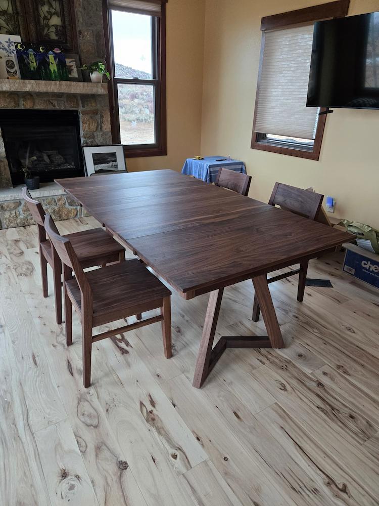 extendable Walnut  table with chairs in Pure D