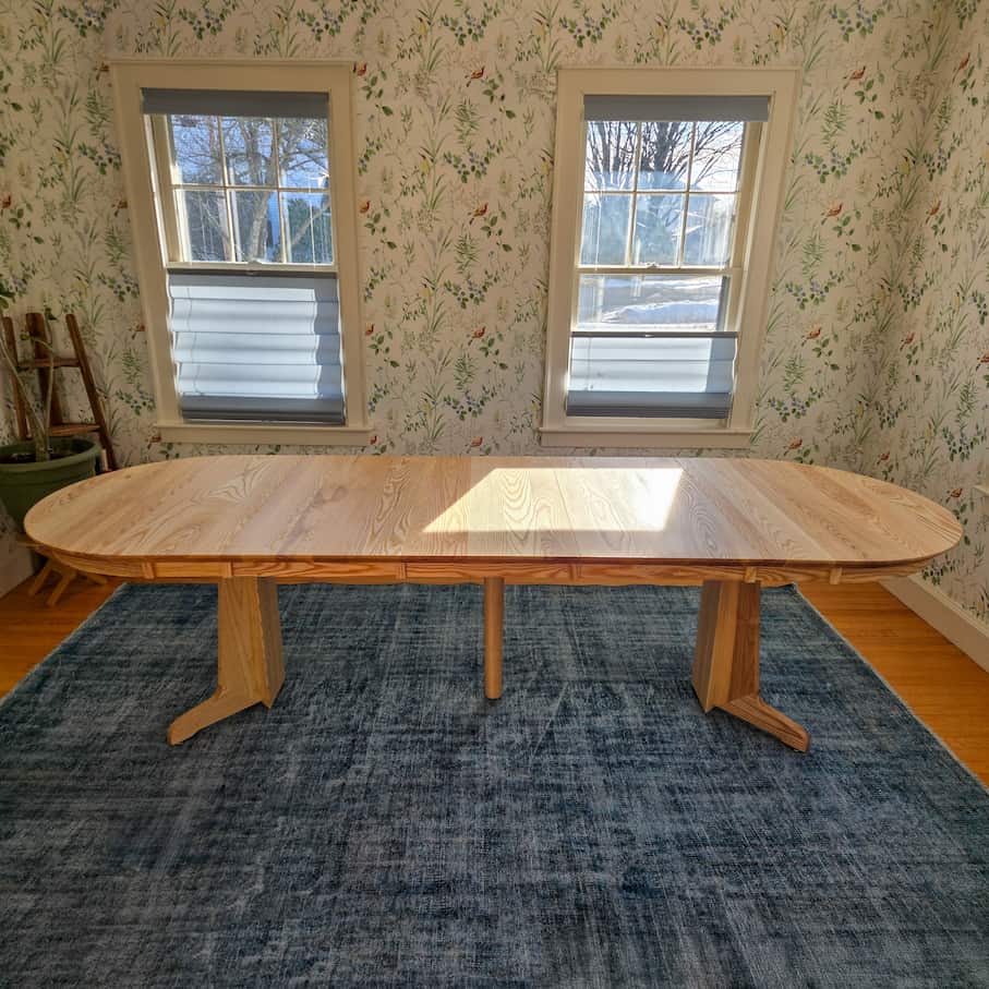 round extendable tablei n ash on split base