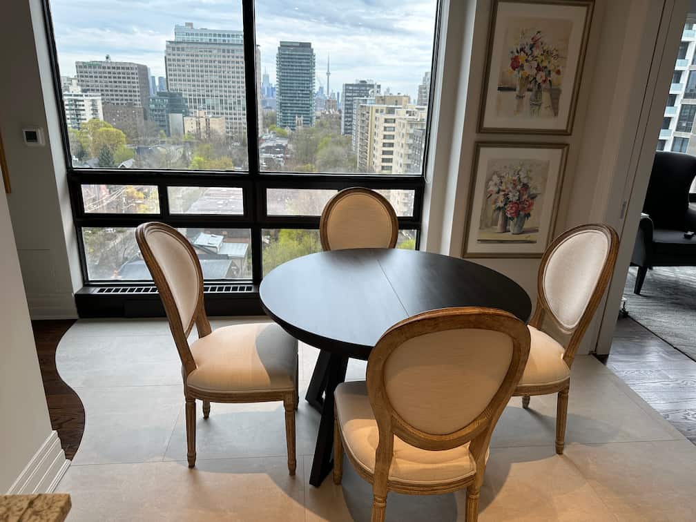 round Maple extendable table 44x44 with 1-18