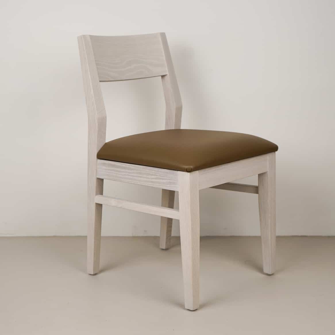 hazelnut leather seat on white oak chiar