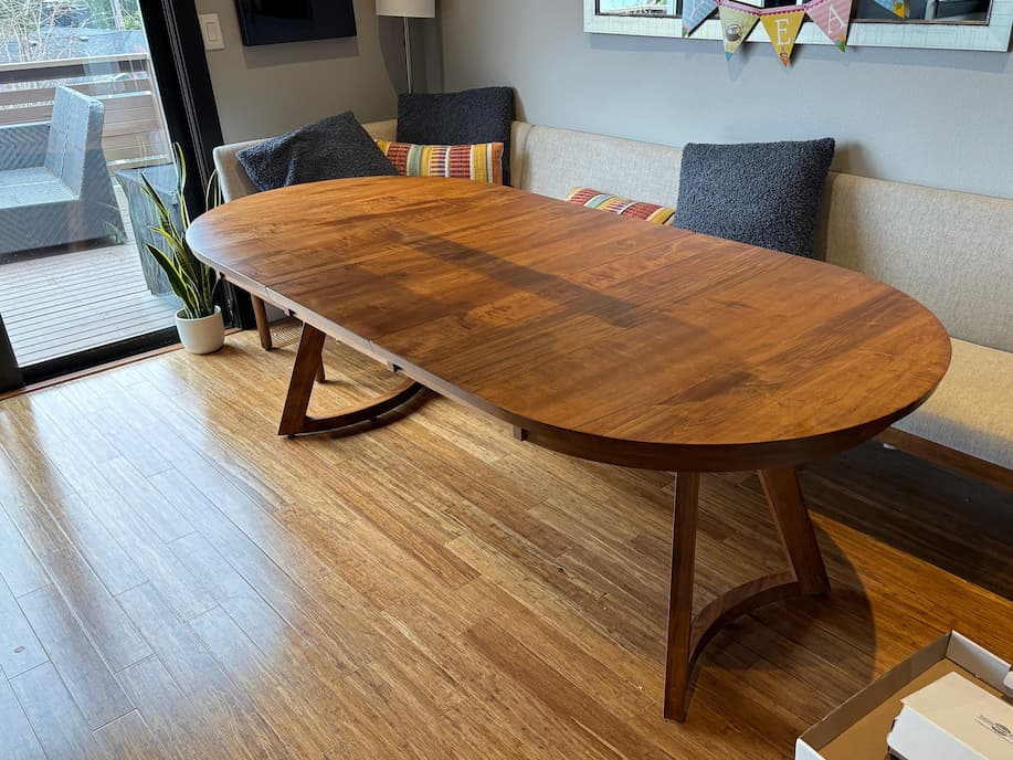 Custom table for Flora Tempel