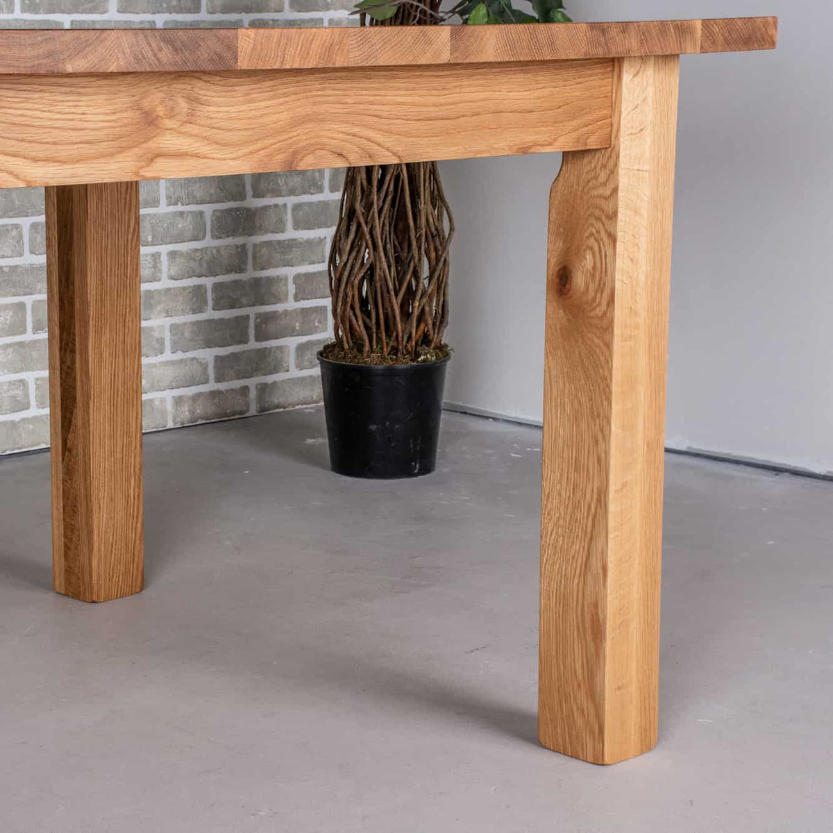 corner detail of a White Oak table 42
