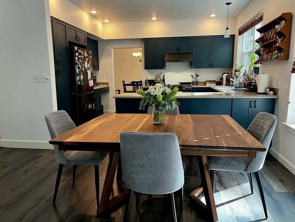 square walnut extendable table