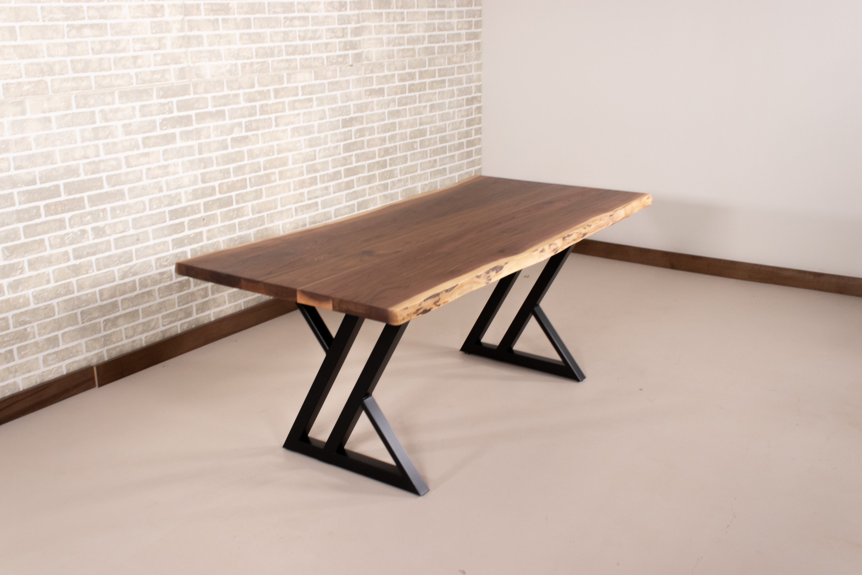 Live edge table store with metal legs