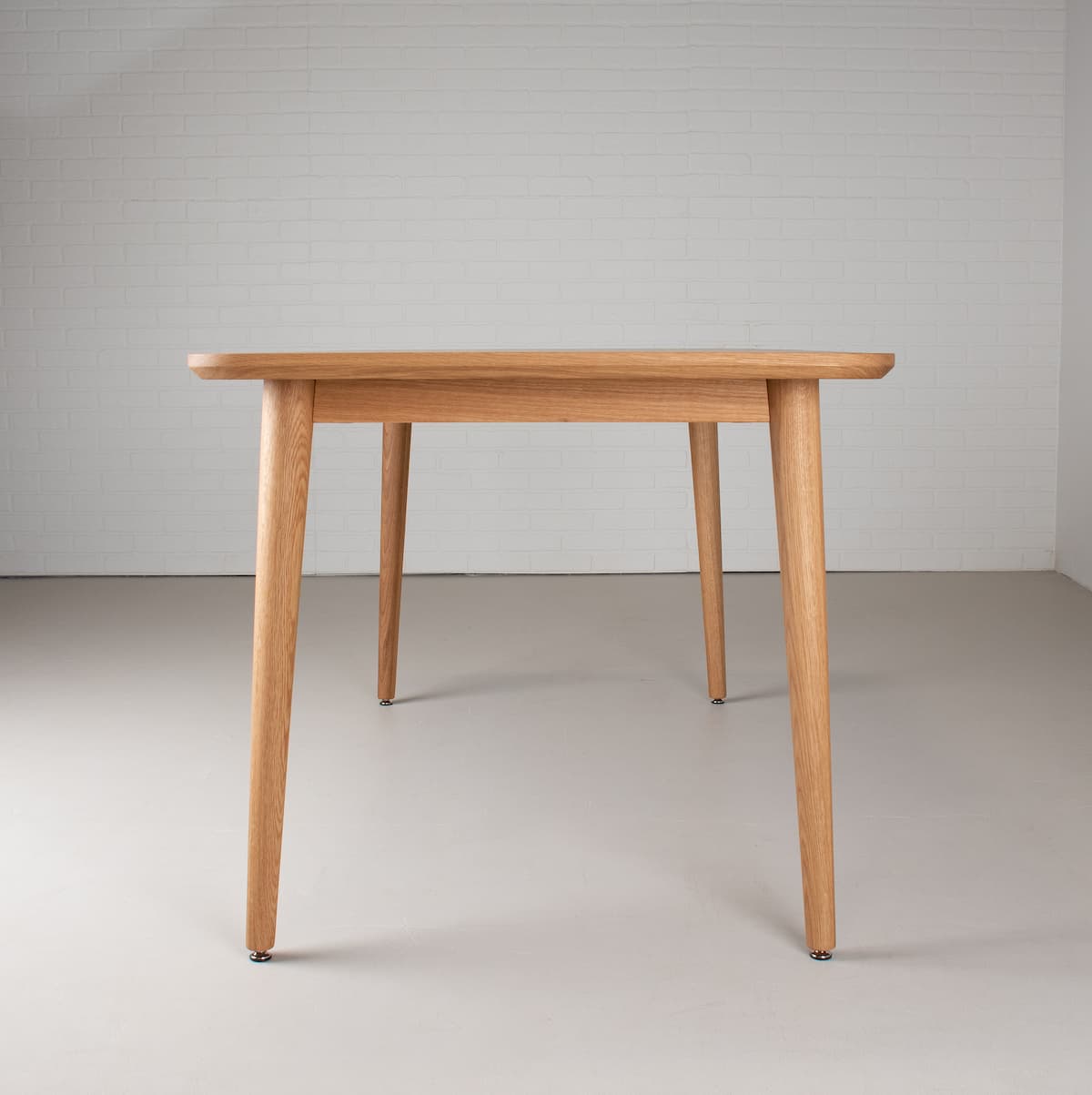end profile of a White Oak table 36