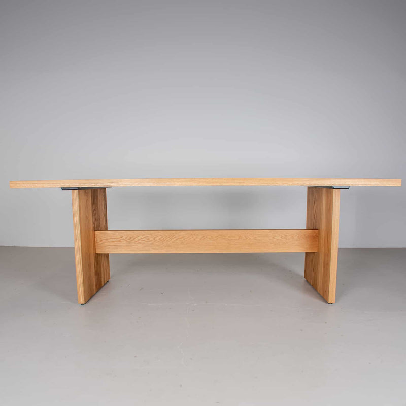 a White Oak table 42