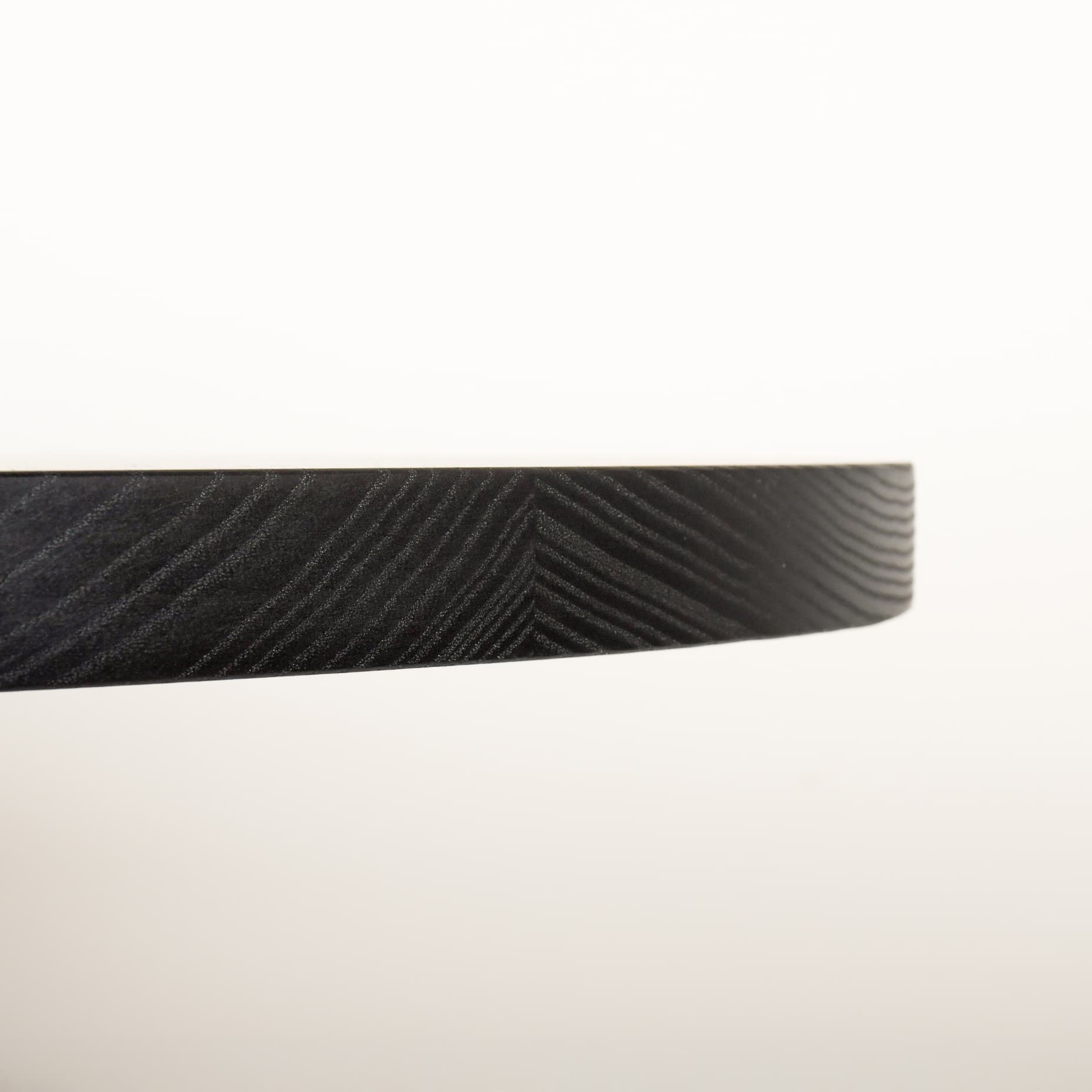 close up of a Seymour edge for a pedestal table