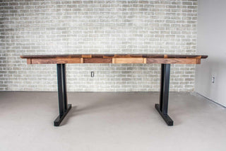 Expandable Kitchen Table on Black Tuttle Legs