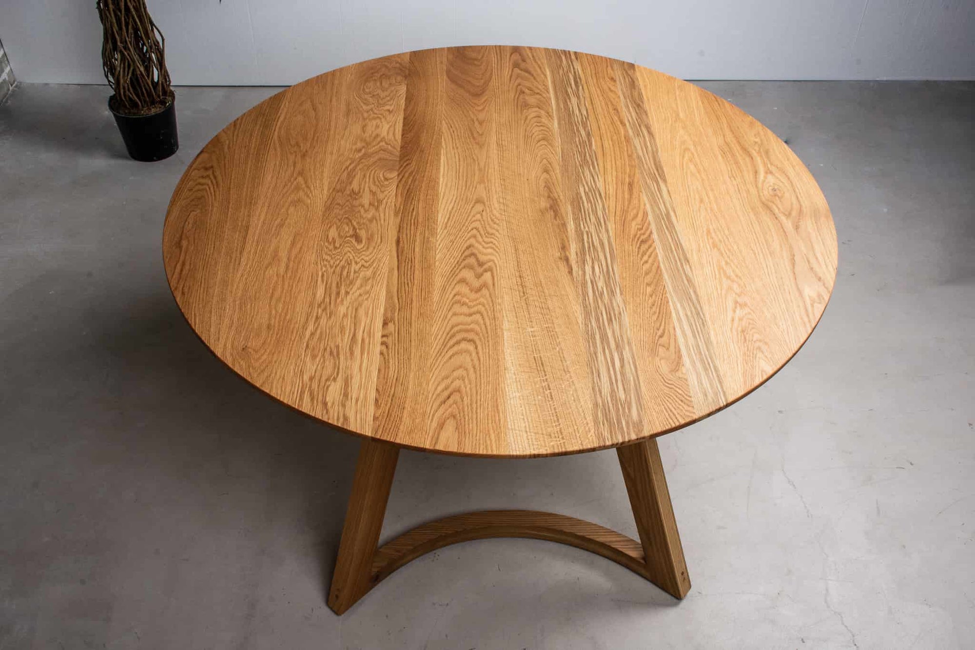 Round Wood Table | Round Dining Table | Loewen Design Studios