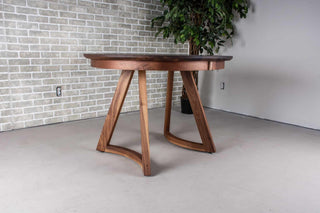 round walnut extendable table on chesboro legs