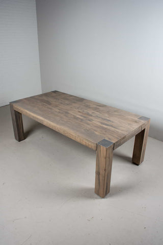 rustic parsons table for a modern farmhouse kitchen
